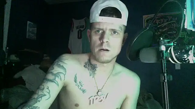traejddd online show from April 3, 2026, 5:58 am