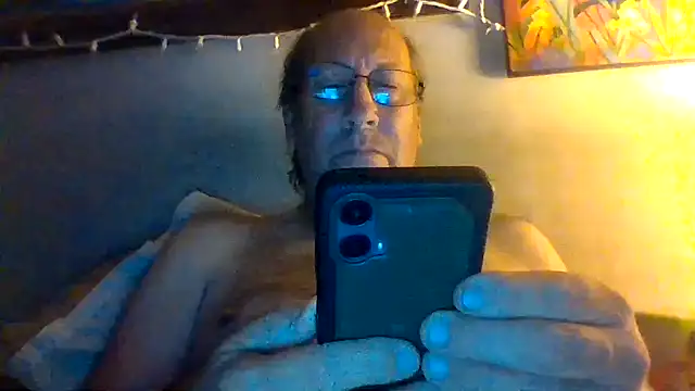 Snapshot of hornyrich69 chatting on July 10, 2026, 4:12 am hornyrich69 online show from July 10, 2026, 4:12 am