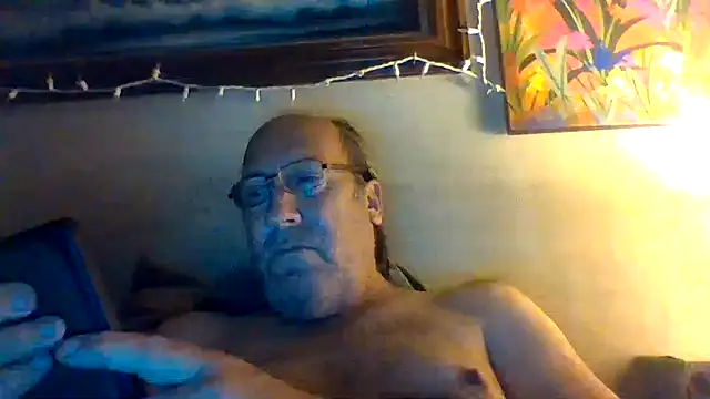 Snapshot of hornyrich69 chatting on June 14, 2026, 4:35 am hornyrich69 online show from June 14, 2026, 4:35 am