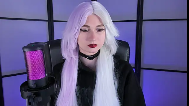 Snapshot of Goddess-Rose chatting on October 31, 2025, 4:25 pm Goddess-Rose online show from October 31, 2025, 4:25 pm