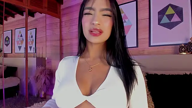 Snapshot of IzzyWild chatting on September 21, 2025, 12:10 pm IzzyWild online show from September 21, 2025, 12:10 pm