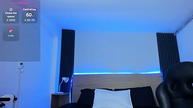 Chiqui milk  online show from October 13, 2025, 6:53 pm