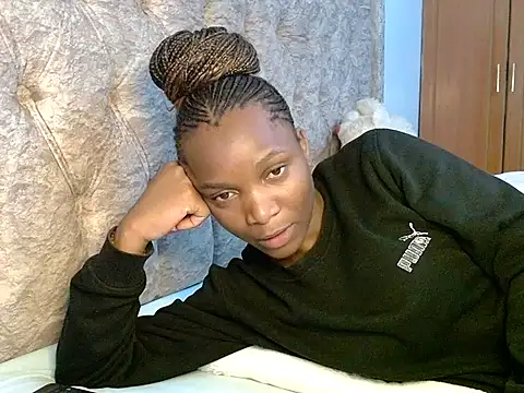 Naughty Girl17 online show from December 15, 2025, 5:13 am