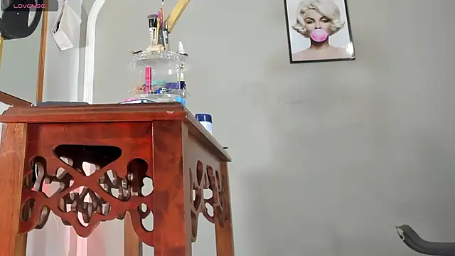 Jimena Grey online show from November 11, 2025, 7:36 am