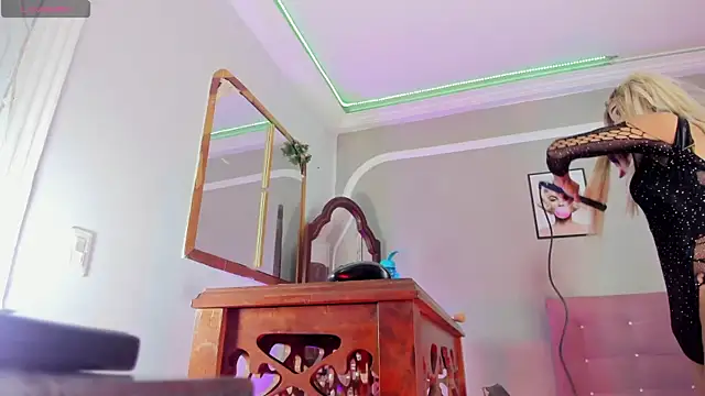 Snapshot of Jimena_Grey chatting on October 21, 2025, 3:17 am Jimena Grey online show from October 21, 2025, 3:17 am