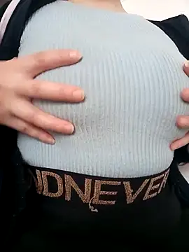 Snapshot of Mirra_bella30 chatting on February 28, 2025, 7:58 am Mirra bella30 online show from February 28, 2025, 7:58 am