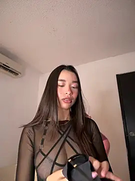 Snapshot of Hips_hannah chatting on September 21, 2025, 7:08 pm Hips hannah online show from September 21, 2025, 7:08 pm