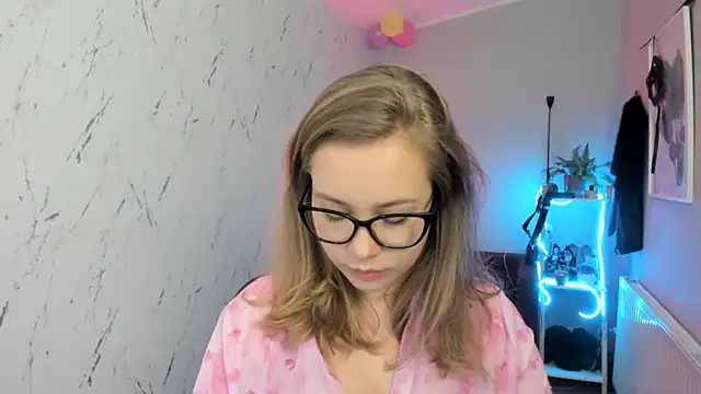 Snapshot of holly_xglam chatting on February 11, 2026, 7:58 pm holly xglam online show from February 11, 2026, 7:58 pm