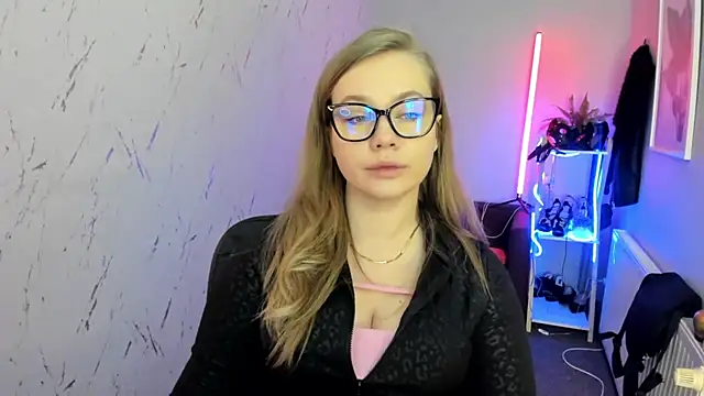 Snapshot of holly_xglam chatting on January 18, 2026, 8:01 pm holly xglam online show from January 18, 2026, 8:01 pm