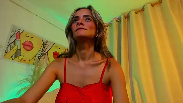 Snapshot of SkiinnyAna chatting on October 17, 2025, 7:37 pm SkiinnyAna online show from October 17, 2025, 7:37 pm