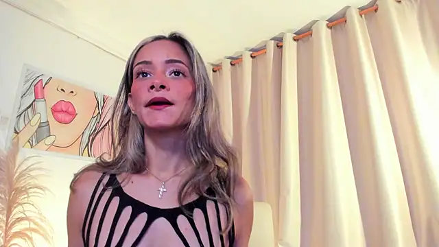 SkiinnyAna online show from February 26, 2026, 7:36 pm