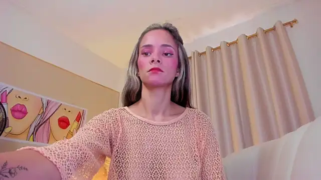 Snapshot of SkiinnyAna chatting on September 22, 2025, 7:42 pm SkiinnyAna online show from September 22, 2025, 7:42 pm