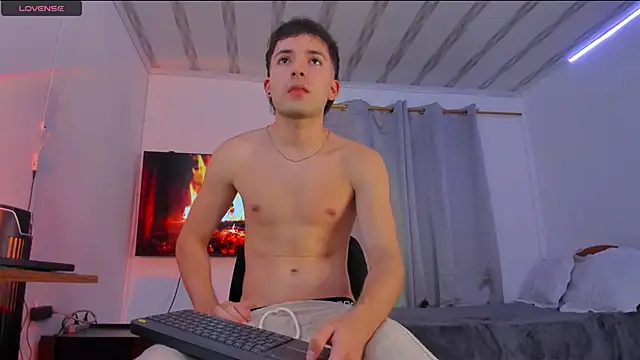 Snapshot of bower_and_colucci chatting on October 6, 2025, 3:08 am bower and colucci online show from October 6, 2025, 3:08 am