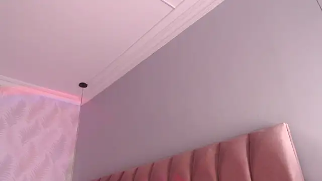 Snapshot of LeenaBrown chatting on October 12, 2025, 3:13 pm LeenaBrown online show from October 12, 2025, 3:13 pm