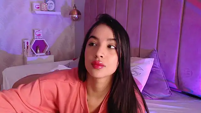 Snapshot of LeenaBrown chatting on September 17, 2025, 12:51 pm LeenaBrown online show from September 17, 2025, 12:51 pm