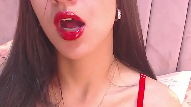 LeenaBrown online show from February 18, 2025, 4:03 pm