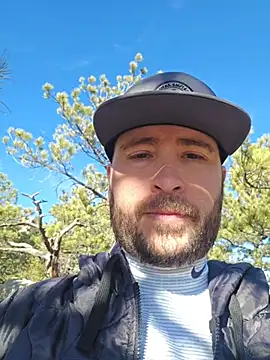 JeepinAround online show from December 15, 2025, 5:41 pm