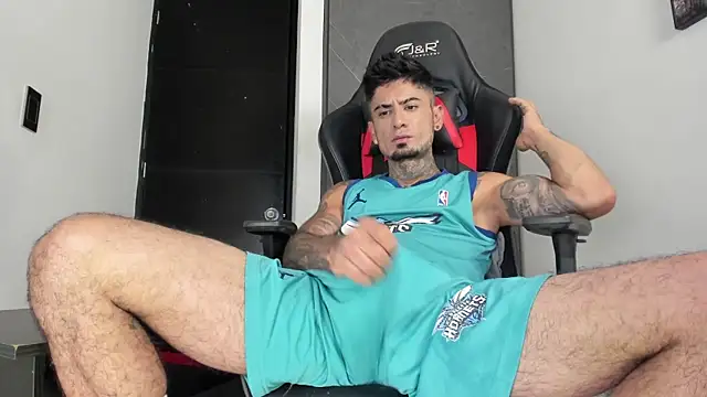 Snapshot of sergiio_mesa27 chatting on February 20, 2026, 12:18 am sergiio mesa27 online show from February 20, 2026, 12:18 am