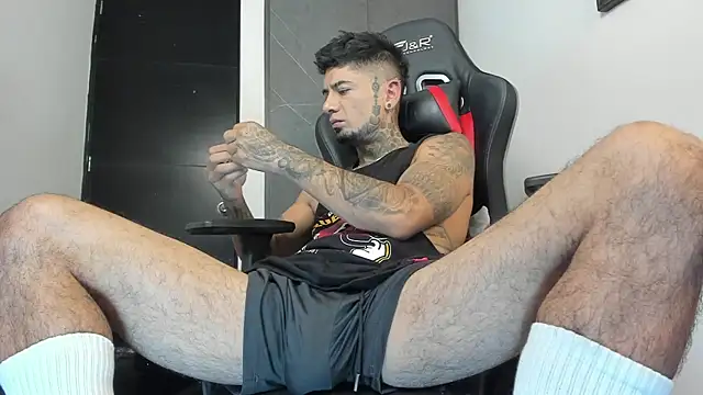 Snapshot of sergiio_mesa27 chatting on October 26, 2025, 2:06 pm sergiio mesa27 online show from October 26, 2025, 2:06 pm