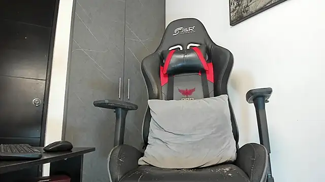 Snapshot of sergiio_mesa27 chatting on October 1, 2025, 1:48 pm sergiio mesa27 online show from October 1, 2025, 1:48 pm