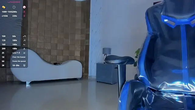 Snapshot of Lissalittlee chatting on October 11, 2025, 8:10 pm Lissalittlee online show from October 11, 2025, 8:10 pm