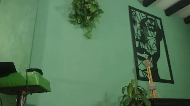 Snapshot of thirstymoonxx chatting on December 21, 2025, 3:19 am thirstymoonxx online show from December 21, 2025, 3:19 am