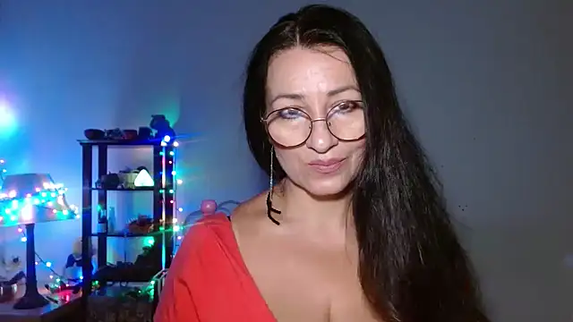 Snapshot of KeisyNeonX chatting on October 6, 2025, 7:47 pm KeisyNeonX online show from October 6, 2025, 7:47 pm