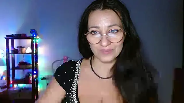 Snapshot of KeisyNeonX chatting on October 30, 2025, 8:39 pm KeisyNeonX online show from October 30, 2025, 8:39 pm