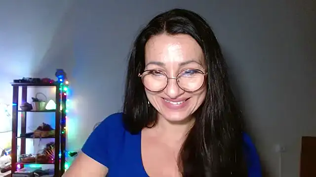 Snapshot of KeisyNeonX chatting on November 4, 2025, 8:56 pm KeisyNeonX online show from November 4, 2025, 8:56 pm