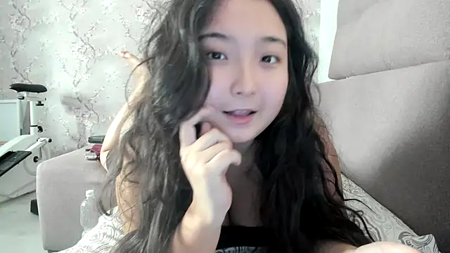 Snapshot of cutie_mio chatting on September 12, 2025, 8:58 am cutie mio online show from September 12, 2025, 8:58 am