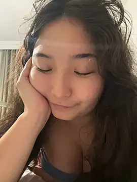 Snapshot of cutie_mio chatting on January 15, 2025, 3:29 pm cutie mio online show from January 15, 2025, 3:29 pm