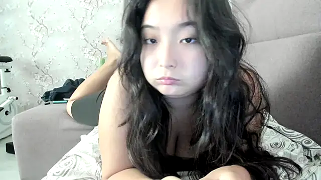 Snapshot of cutie_mio chatting on September 13, 2025, 9:42 am cutie mio online show from September 13, 2025, 9:42 am