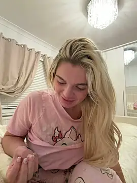 Snapshot of IrishTeenBarbie69 chatting on June 10, 2026, 9:38 pm IrishTeenBarbie69 online show from June 10, 2026, 9:38 pm