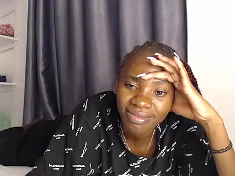 Sexyprecious01 online show from September 19, 2025, 3:16 pm