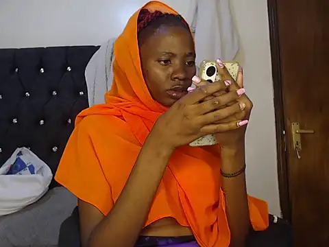 Sexyprecious01 online show from October 10, 2025, 1:23 pm