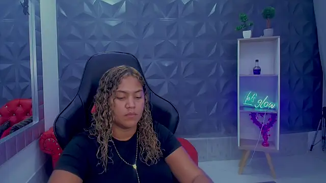 Snapshot of Cristal_War chatting on January 18, 2026, 12:03 am Cristal War online show from January 18, 2026, 12:03 am