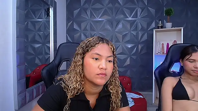 Snapshot of Cristal_War chatting on February 18, 2026, 11:12 pm Cristal War online show from February 18, 2026, 11:12 pm