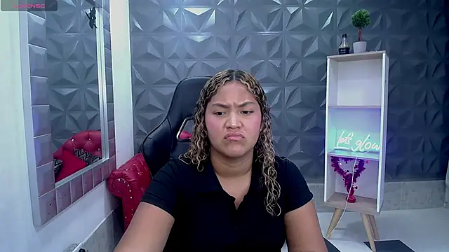 Snapshot of Cristal_War chatting on February 6, 2026, 11:01 pm Cristal War online show from February 6, 2026, 11:01 pm