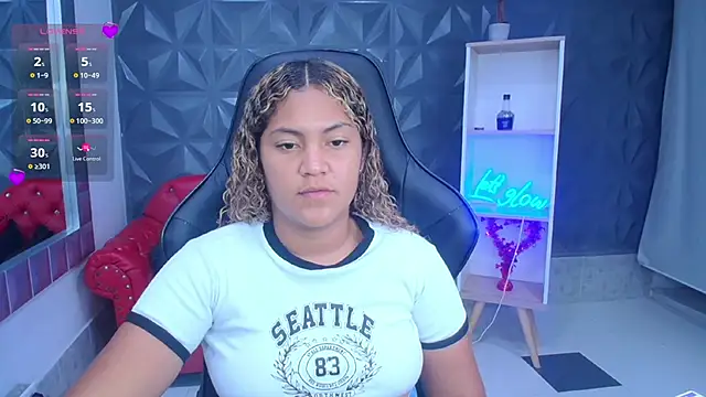 Snapshot of Cristal_War chatting on March 2, 2026, 11:33 pm Cristal War online show from March 2, 2026, 11:33 pm