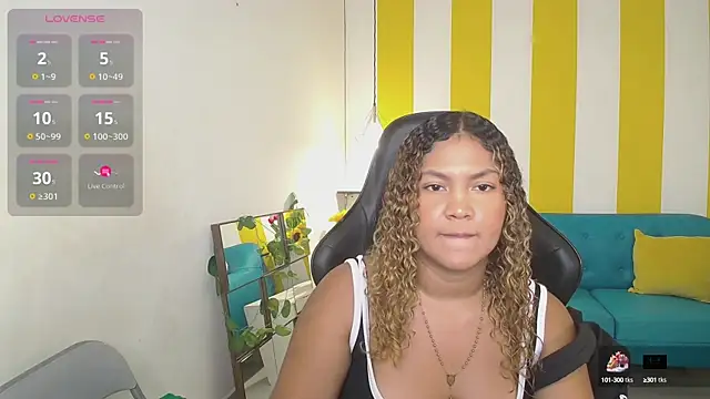 Snapshot of Cristal_War chatting on September 24, 2025, 11:21 pm Cristal War online show from September 24, 2025, 11:21 pm