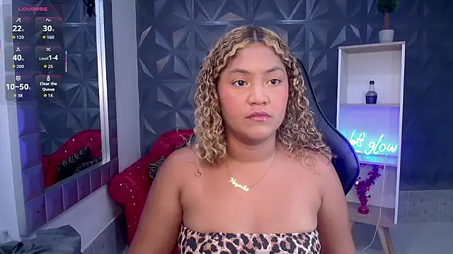 Snapshot of Cristal_War chatting on February 1, 2026, 10:19 pm Cristal War online show from February 1, 2026, 10:19 pm