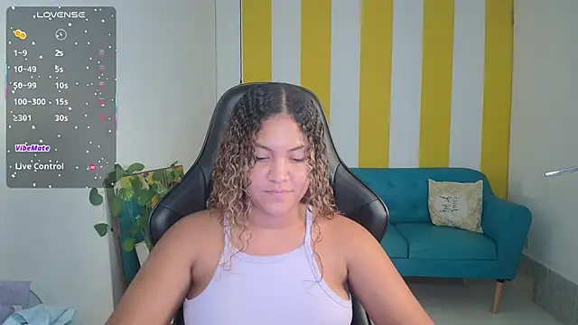 Snapshot of Cristal_War chatting on October 10, 2025, 11:27 pm Cristal War online show from October 10, 2025, 11:27 pm