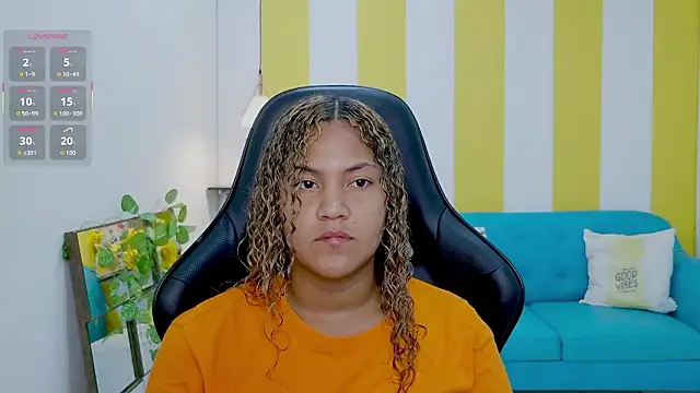 Snapshot of Cristal_War chatting on February 7, 2026, 11:13 pm Cristal War online show from February 7, 2026, 11:13 pm