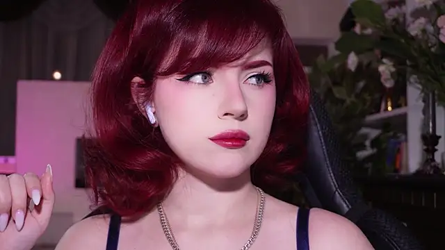 Chriss Fox online show from November 26, 2025, 3:23 pm