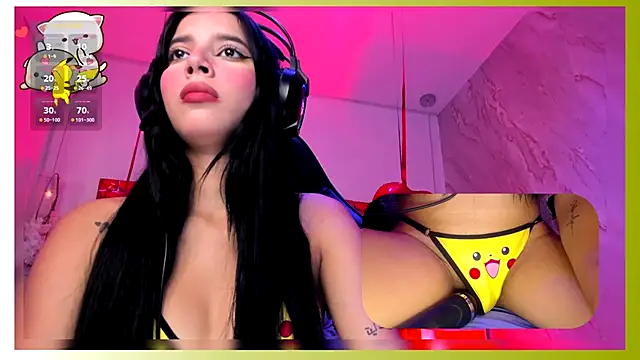 Snapshot of SweetieCloe_ chatting on February 11, 2026, 9:03 pm SweetieCloe online show from February 11, 2026, 9:03 pm