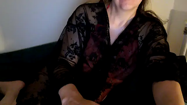 Snapshot of Ella_Next_Door chatting on September 17, 2025, 8:44 pm Ella Next Door online show from September 17, 2025, 8:44 pm