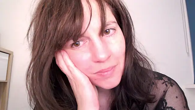 Ella Next Door online show from January 5, 2026, 8:23 pm