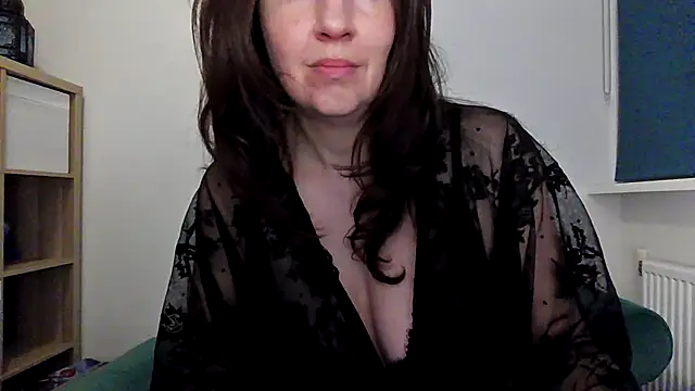 Ella Next Door online show from December 19, 2025, 8:00 pm