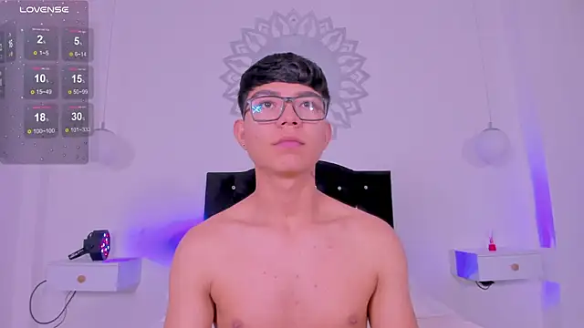 CodyTwink online show from September 9, 2025, 1:42 pm
