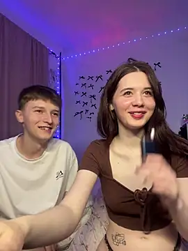 CoddleWeeper  online show from April 5, 2026, 4:24 pm